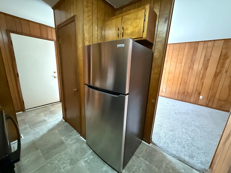 Building Photo - 586 Franklin St