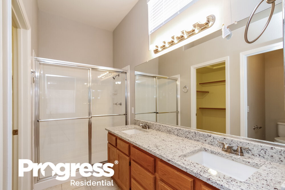 Building Photo - 5560 Merriweather Dr