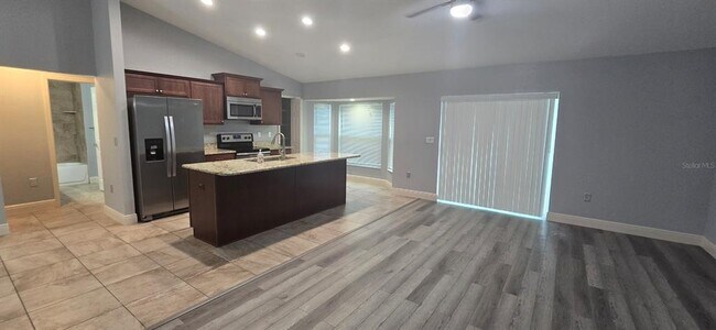 Building Photo - 32 Pine Ct Loop