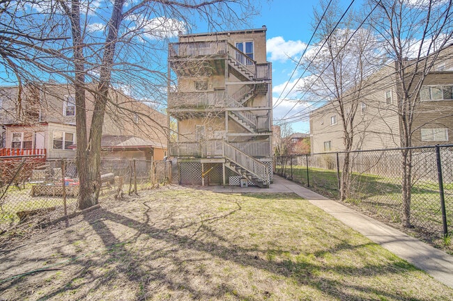 Building Photo - 6547 S Woodlawn Ave