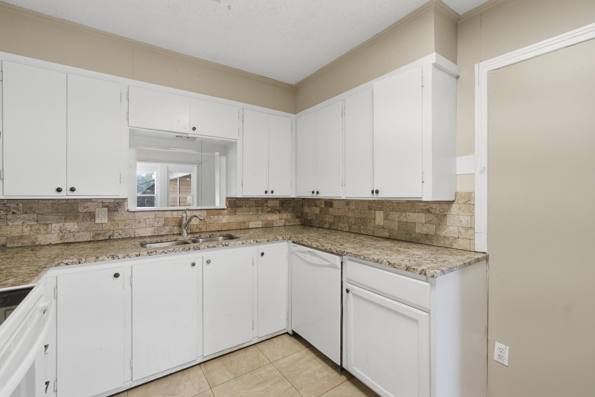 Building Photo - 2857 S 5th St