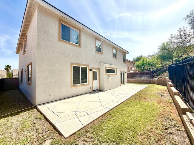 Building Photo - 24850 Sunset Vista Ave
