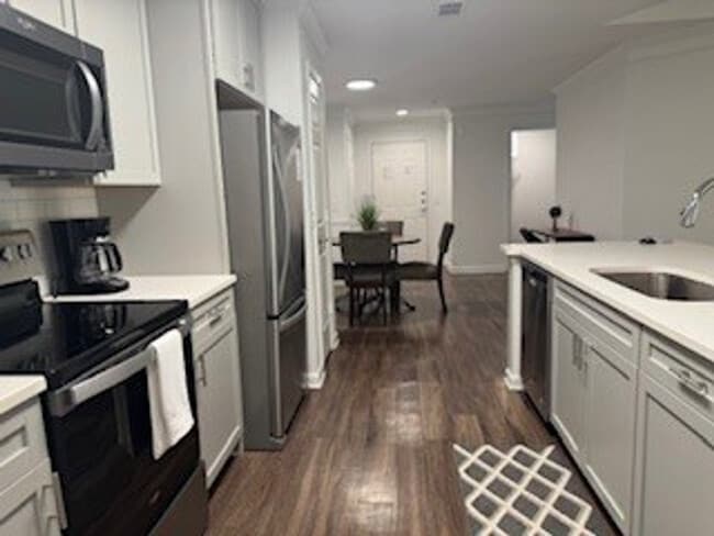 Building Photo - 5028 Gardner Dr