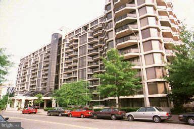 Building Photo - 1530 Key Blvd