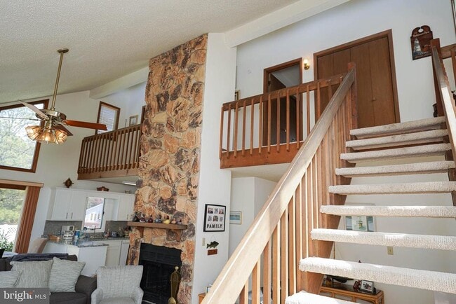 Building Photo - 39028 Bayview W