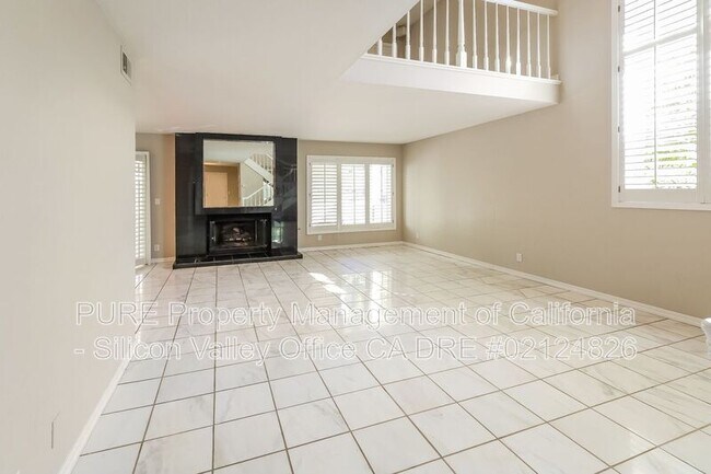 Building Photo - 114 Casa Grande