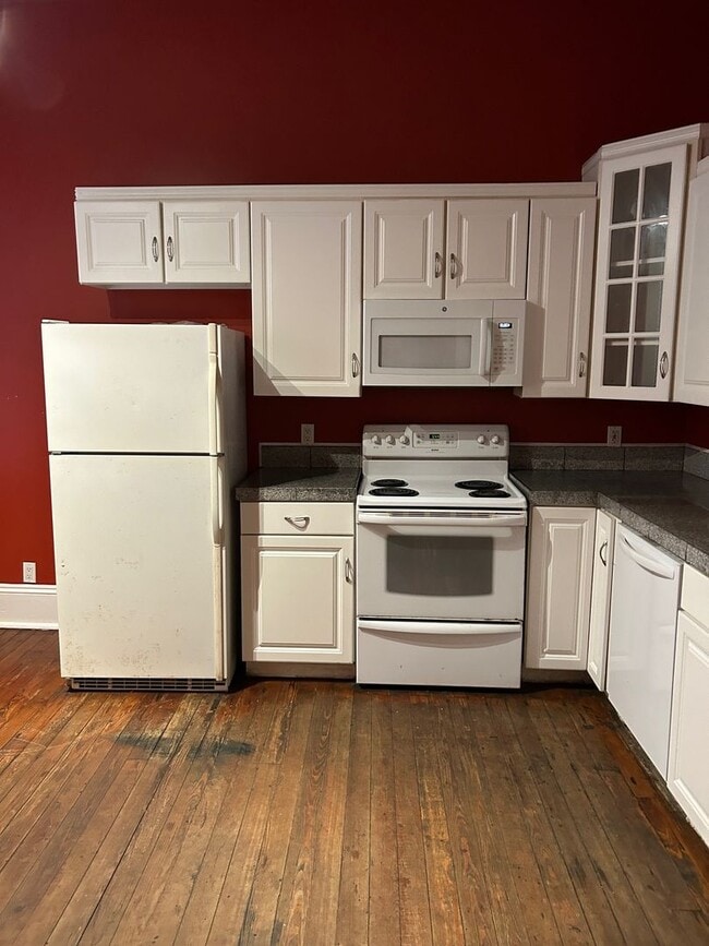 Building Photo - Savannah 1ST Floor of Duplex on Whitaker S...