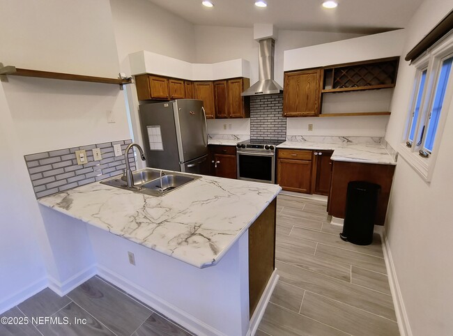 Building Photo - 13636 Capistrano Dr S