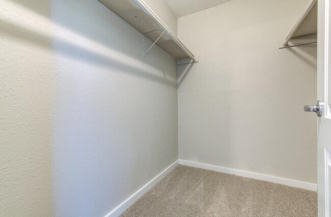Building Photo - 6607 Capriola Dr