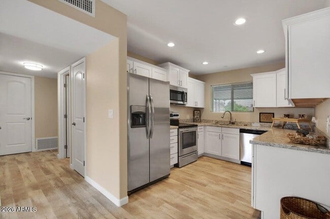 Building Photo - 10337 W Monterosa Dr