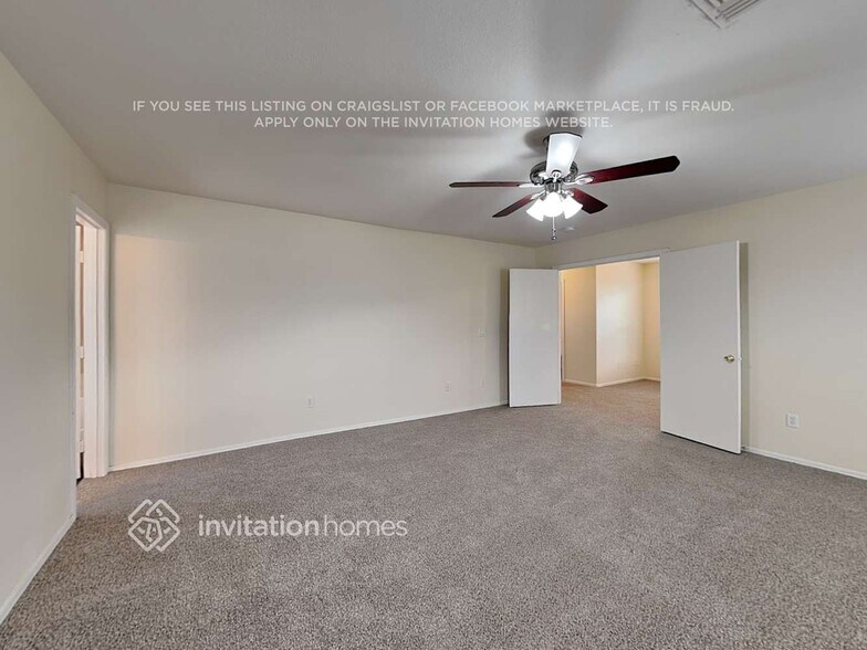 Building Photo - 2415 E Palm Beach Dr