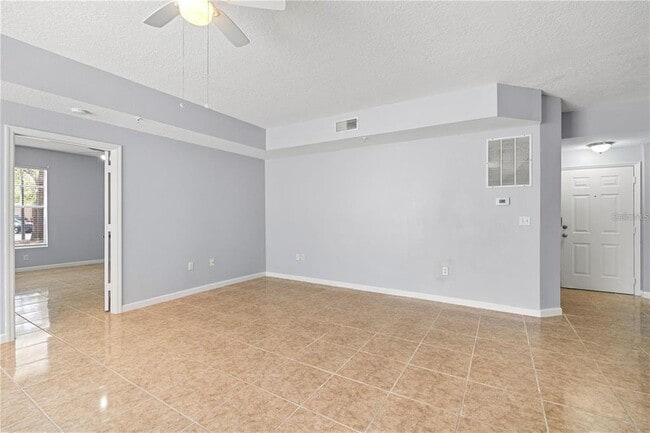 Building Photo - 5572 Metrowest Blvd