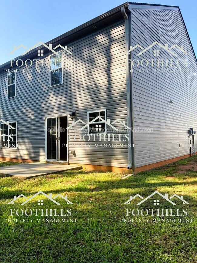 Building Photo - 31 Ravencrest Dr