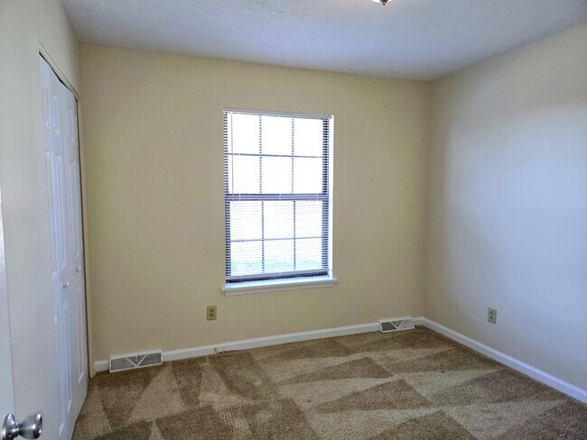 Building Photo - Belleau Woods Ranch Home  251222