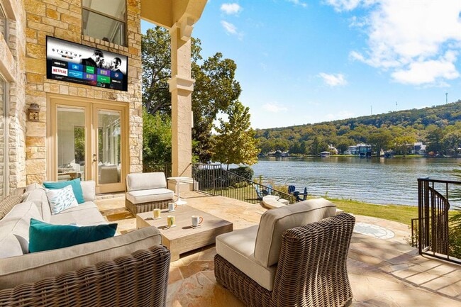 Building Photo - 3113 Ski Shores Terrace