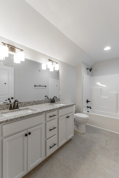 Building Photo - 4654 Heiskell Dr