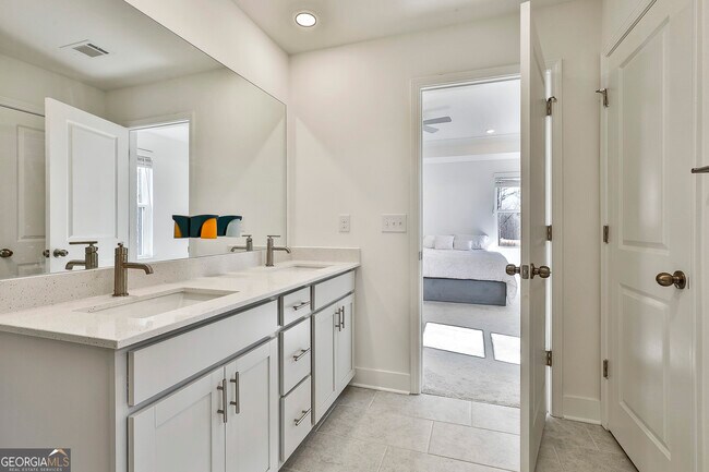 Building Photo - 11 Alcovy Trl