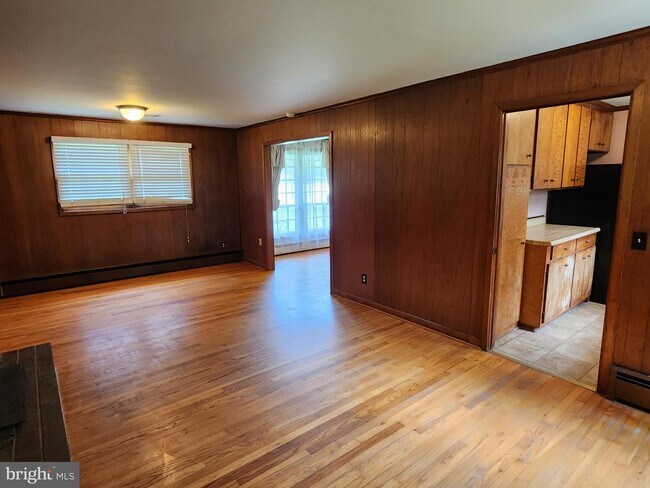 Building Photo - 17158 Ferry Dock Rd