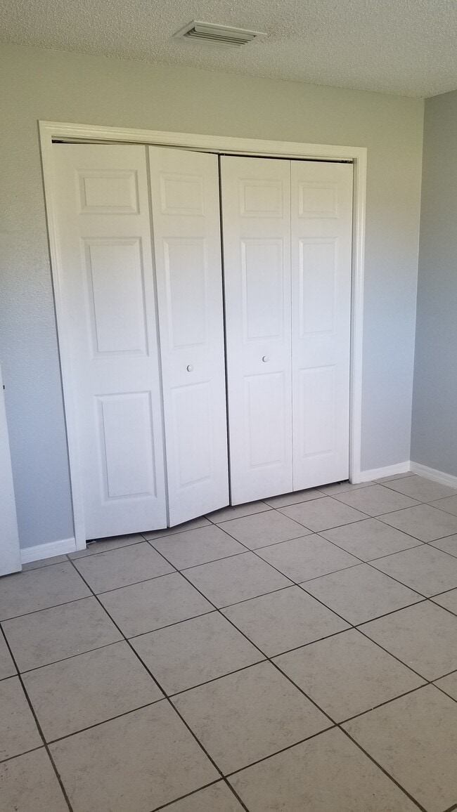 Building Photo - 7949 Pinehurst Dr