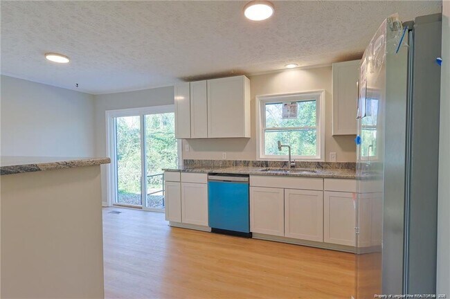 Building Photo - 6034 Dahlgren Ave