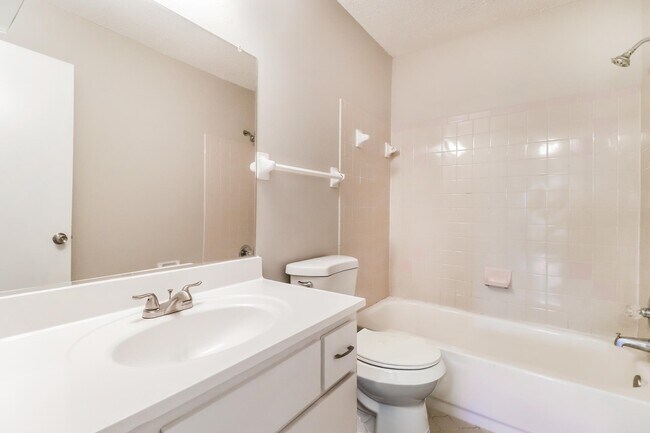 Building Photo - 7146 Butternut Dr