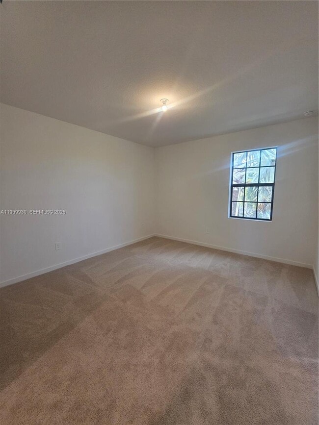 Building Photo - 1114 SW 9th Ave