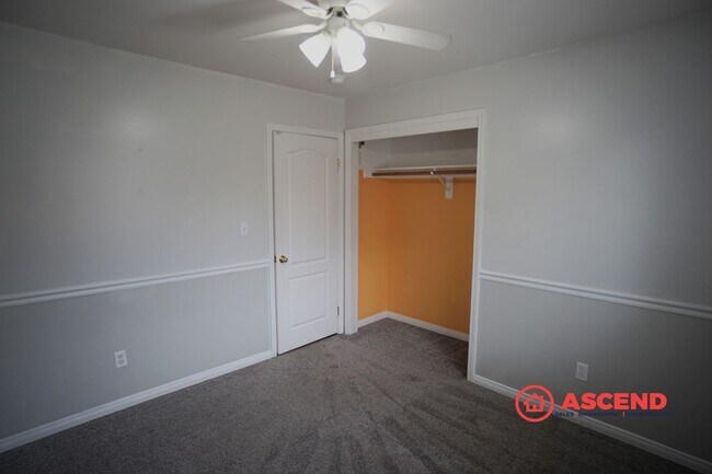 Building Photo - Beautiful Home in Northwest Bakersfield!