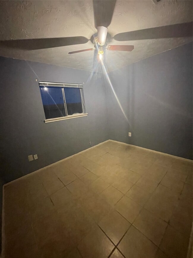 Building Photo - 10751 Corona Ln