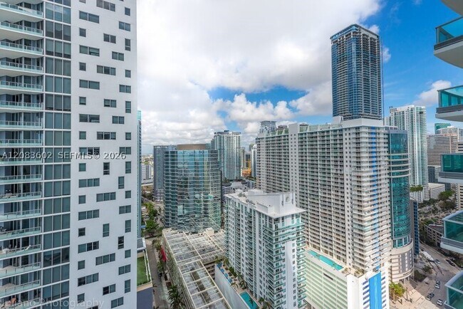 Building Photo - 1331 Brickell Bay Dr