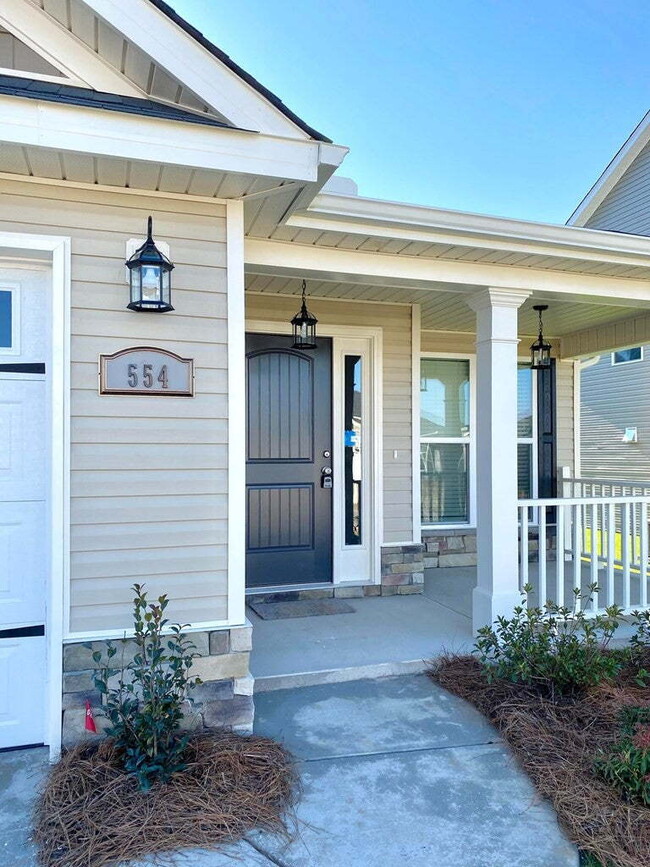 Building Photo - Summerton Village Rental!