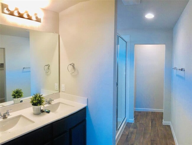 Building Photo - 13941 Heidhorn Dr