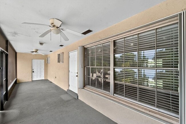 Building Photo - 14965 Palmwood Rd