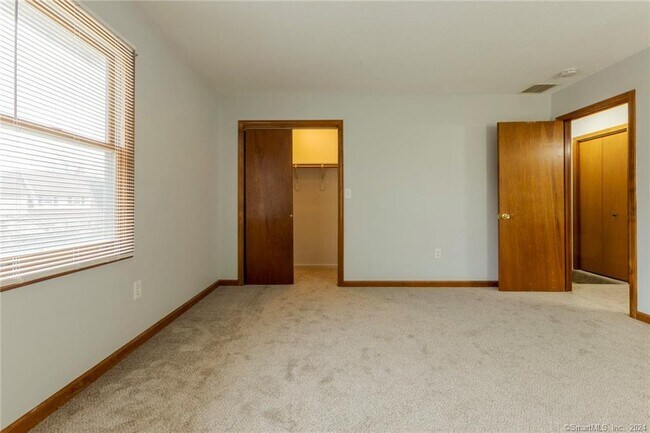 Building Photo - 22 Windwood Dr