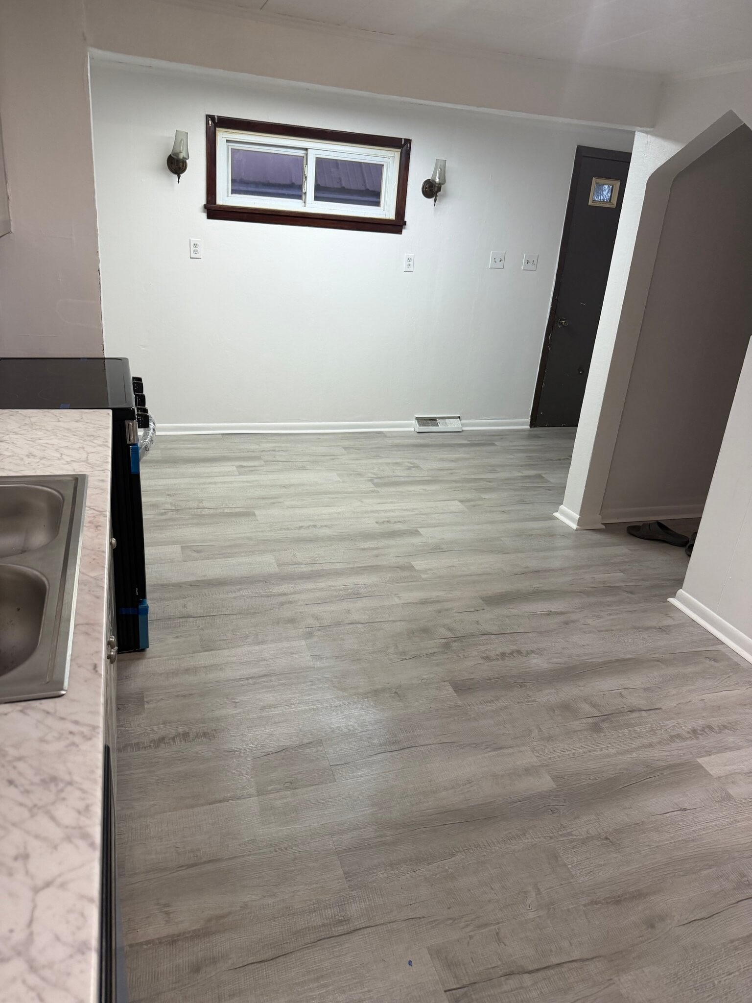 Building Photo - 1347 High Rd