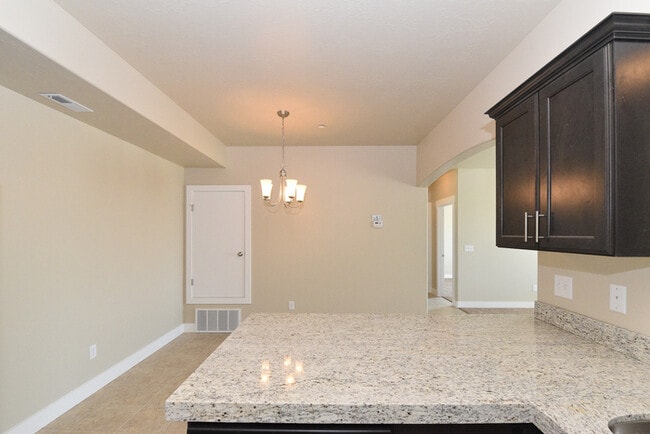 Building Photo - Beautiful Hillcrest Condo in Saratoga Springs