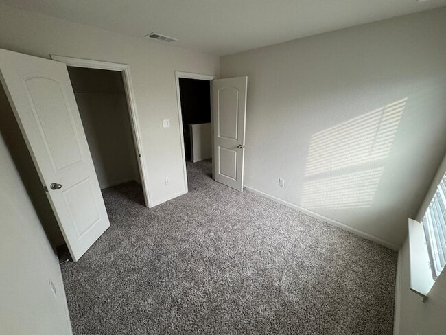 Building Photo - 315 Marsh Ln