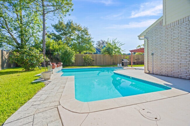 Building Photo - 3202 Enclave Trail