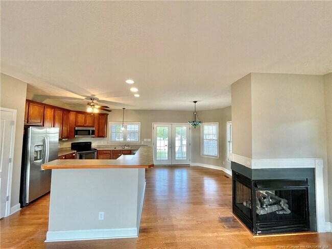 Building Photo - 108 Canyon Ct