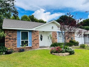 Building Photo - 17131 Hewing Dr