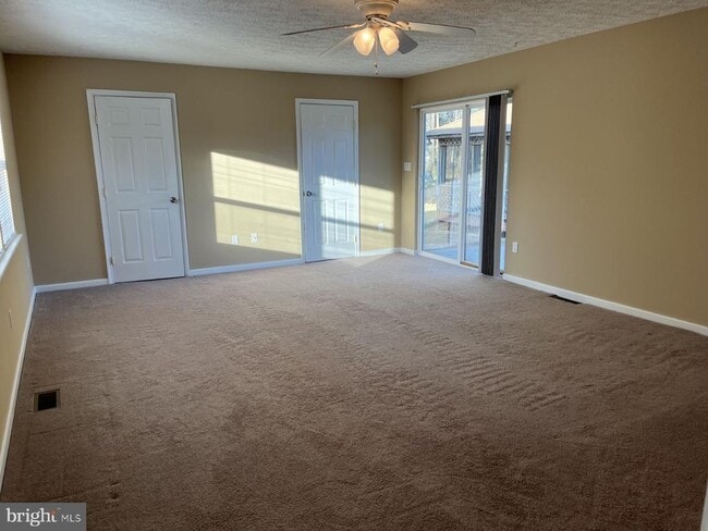 Building Photo - 47968 Mary Lynn Dr