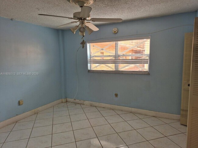 Building Photo - 440 E 23rd St