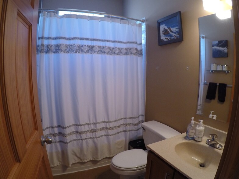 Building Photo - 4732 Grand Ave S