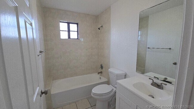 Building Photo - 2801 Riverside Dr