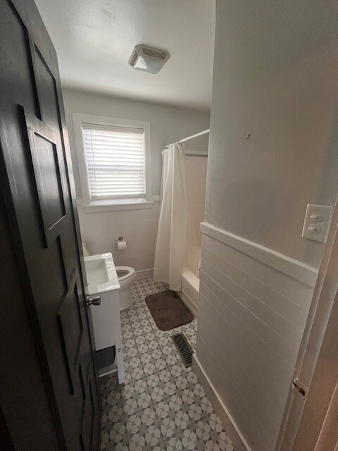 Building Photo - 1915 Paul Dr