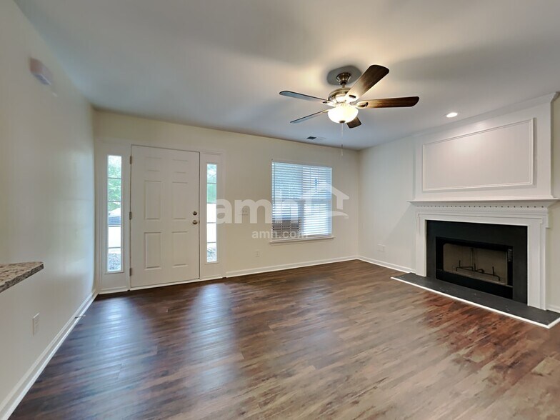 Building Photo - 144 Old Pond Cir