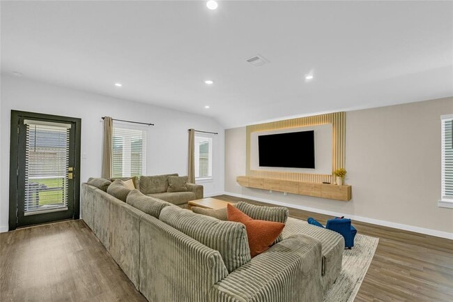 Building Photo - 1142 Sommerville Dr