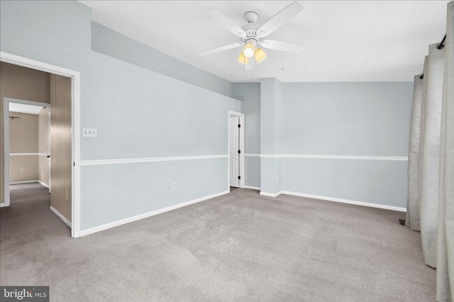 Building Photo - Beautiful End Unit Townhome in Bluffs At Deep Creek!