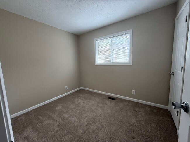 Building Photo - Newly rehab, three bedroom, one bath and Christian Park with a fence yard.