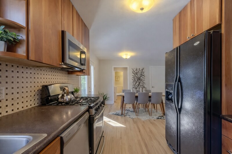 Building Photo - 880 35th St