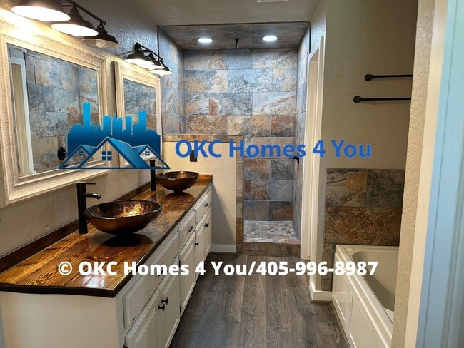 Building Photo - Beautiful 3 Bed 2 Bath in Twin Oaks